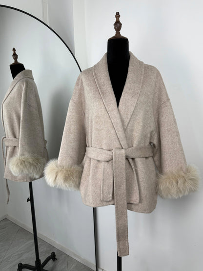 Élégant manteau en laine avec col en fourrure